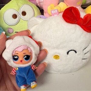 L.O.L. Surprise! Doll hello kitty reversible plush keychain